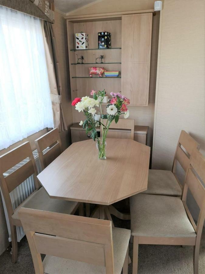 Caister Beach Haven Holiday Home Екстер'єр фото